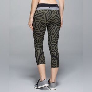 Lululemon Run: Inspire Crop II *All Full-On Luxtreme size 6